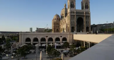 Incendie à Marseille : un risque « élevé » ce jeudi, le feu fixé mais pas éteint