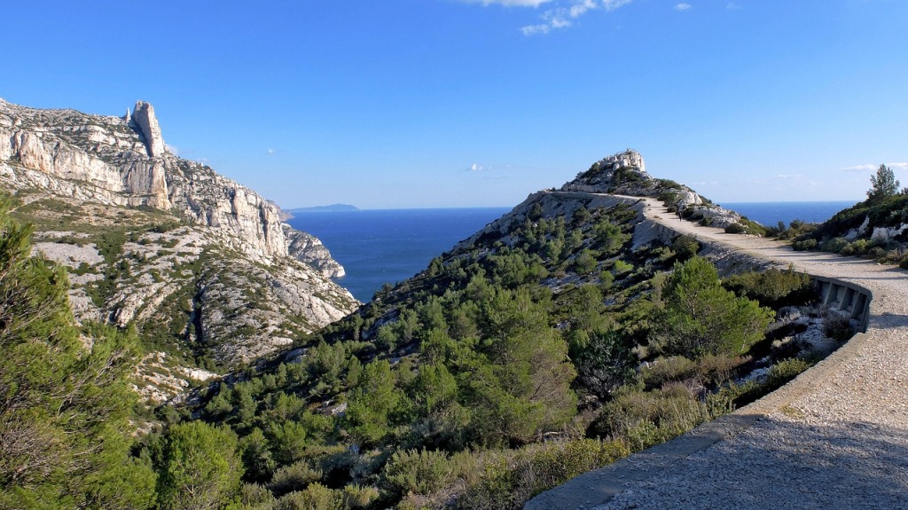 Le lycée agricole des Calanques à Marseille a inauguré son bateau-école