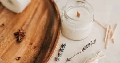 Un marché artisanal de produits fabriqués à Marseille à la Savonnerie du Midi